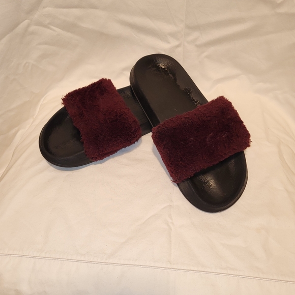 Barerun Furry Slippers Burgandy or Maroon - Picture 8 of 8